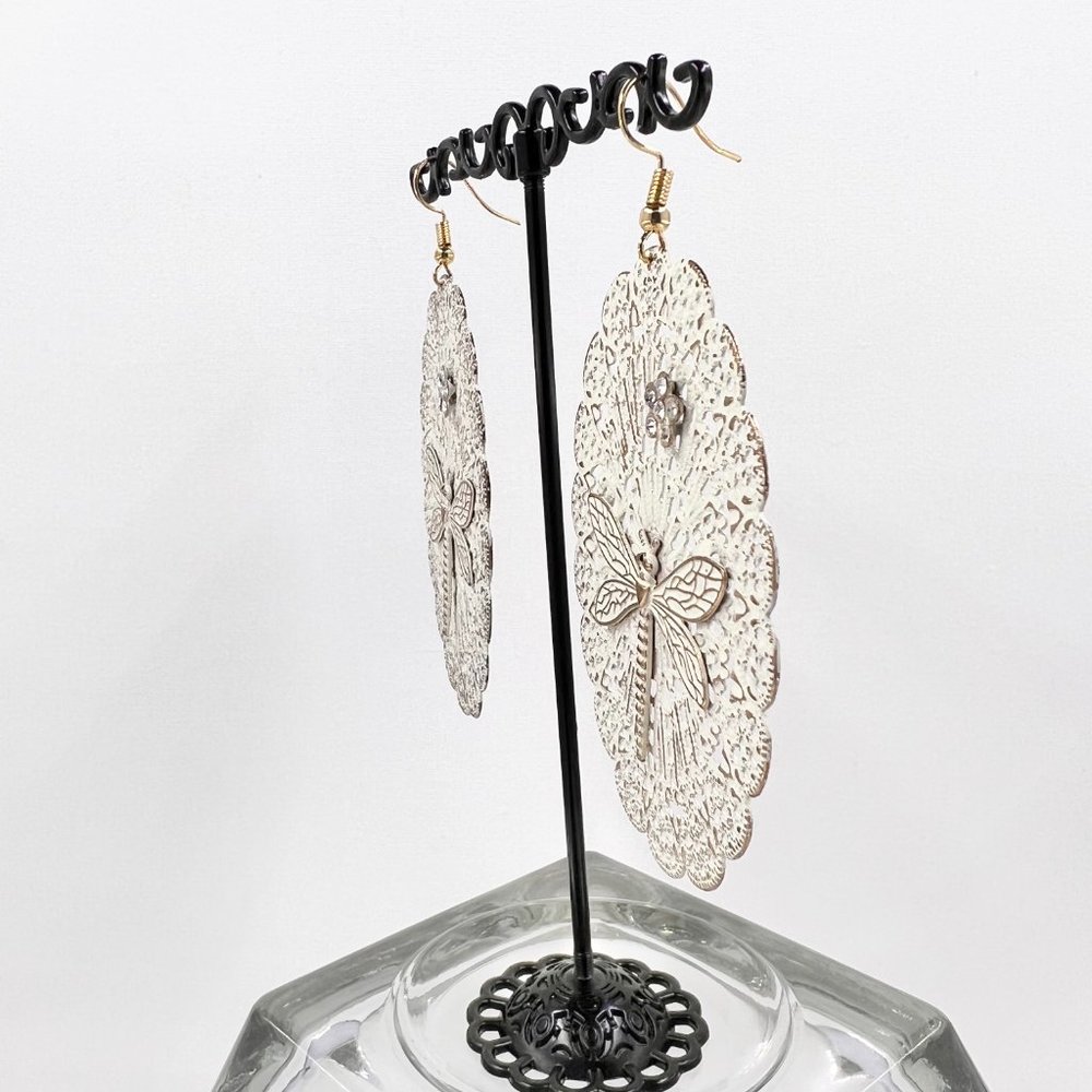 NWT - Charming Charlie - Oval Filigree Dragon Fly Gold Tone Fishhook Earrings - Picture 3 of 9